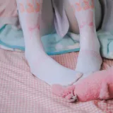 眼酱大魔王w《踩玩偶系列+女仆》主题写真：13张全套美图