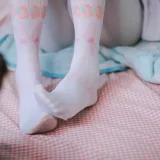 眼酱大魔王w《踩玩偶系列+女仆》主题写真：13张全套美图