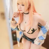 小容仔咕咕咕w《喜多川海梦》主题写真：54张全套美图