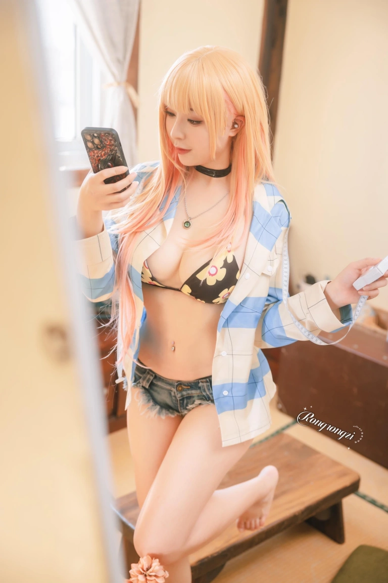 小容仔咕咕咕w《喜多川海梦》主题写真：54张全套美图