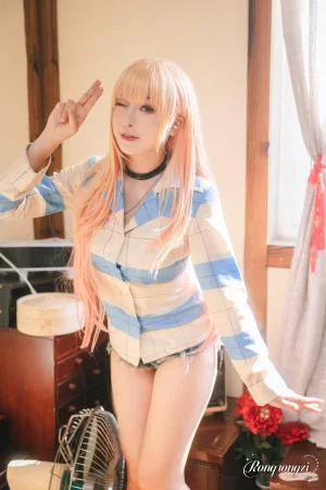 小容仔咕咕咕w《喜多川海梦》主题写真：54张全套美图