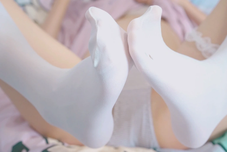 眼酱大魔王w《粉色工口t》主题写真：9张全套美图