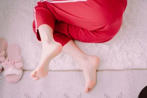 眼酱大魔王w《裸足3》主题写真：9张全套美图