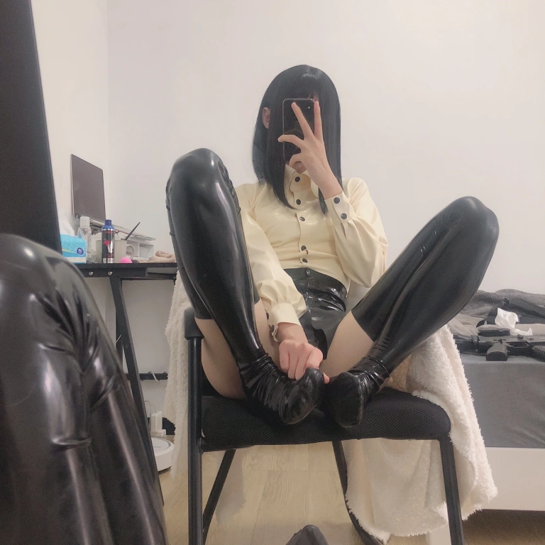 眼酱大魔王w《十月》主题写真：47张全套美图