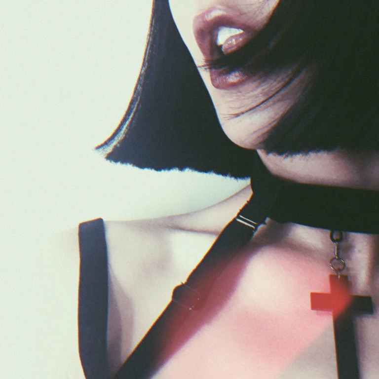 眼酱大魔王w《项圈身体局部》主题写真：7张全套美图