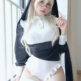 眼酱大魔王w《修女シスター》主题写真：34张全套美图，含2个视频