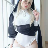 眼酱大魔王w《修女シスター》主题写真：34张全套美图，含2个视频
