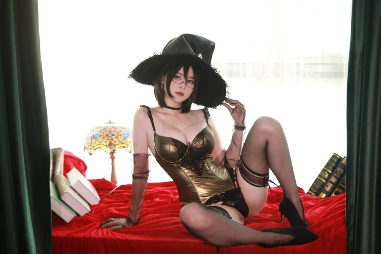 眼酱大魔王w《御姉感の魔女様》主题写真：18张全套美图
