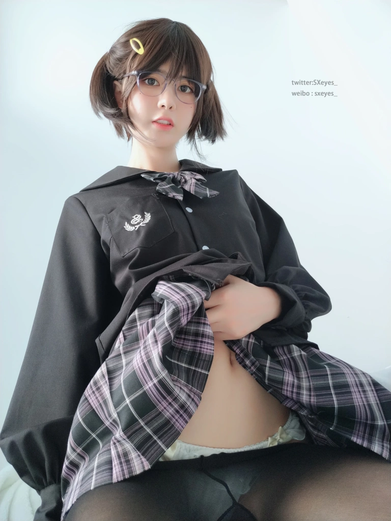 眼酱大魔王w《VOL.15 双马尾黑丝》主题写真：22张全套美图