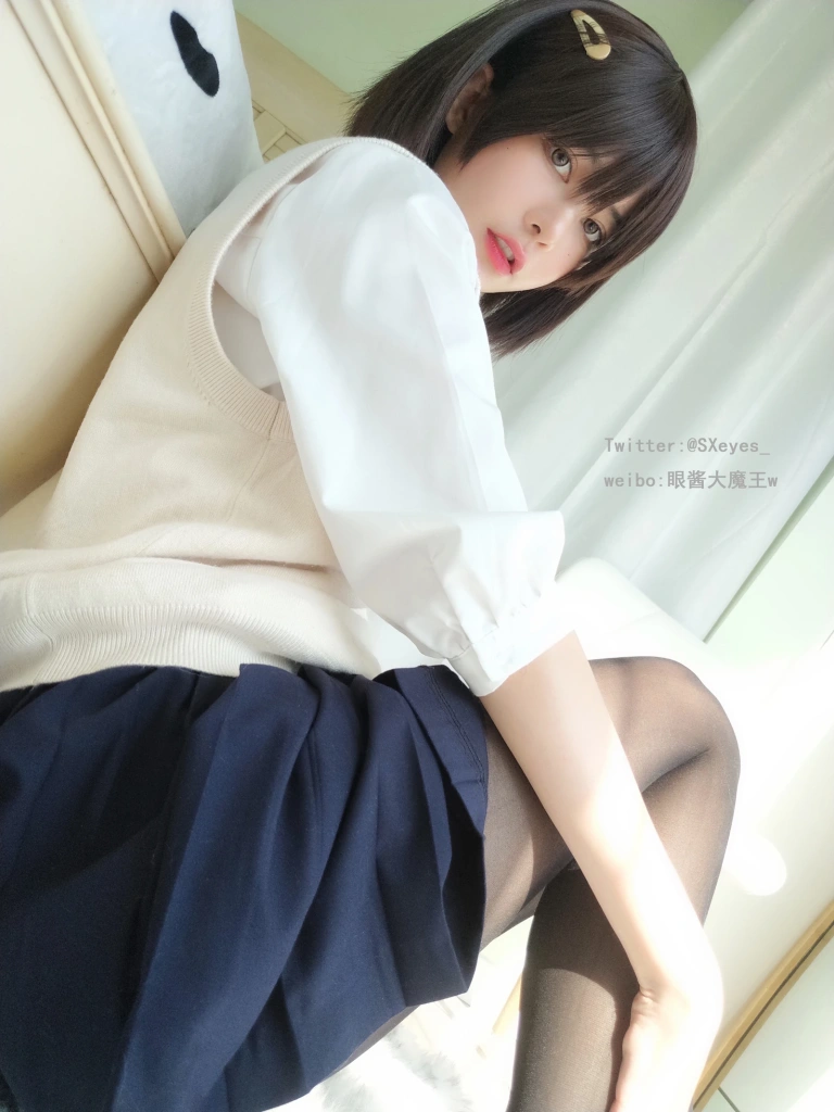 眼酱大魔王w《VOL.24 小学妹》主题写真：35张全套美图