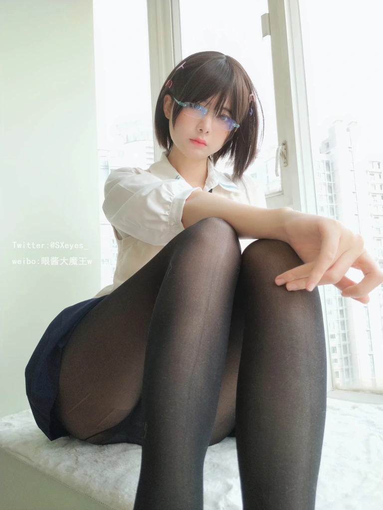 眼酱大魔王w《VOL.24 小学妹》主题写真：35张全套美图