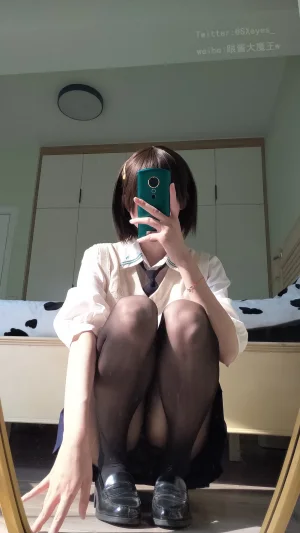 眼酱大魔王w《VOL.24 小学妹》主题写真：35张全套美图