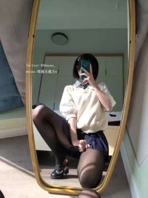 眼酱大魔王w《VOL.24 小学妹》主题写真：35张全套美图