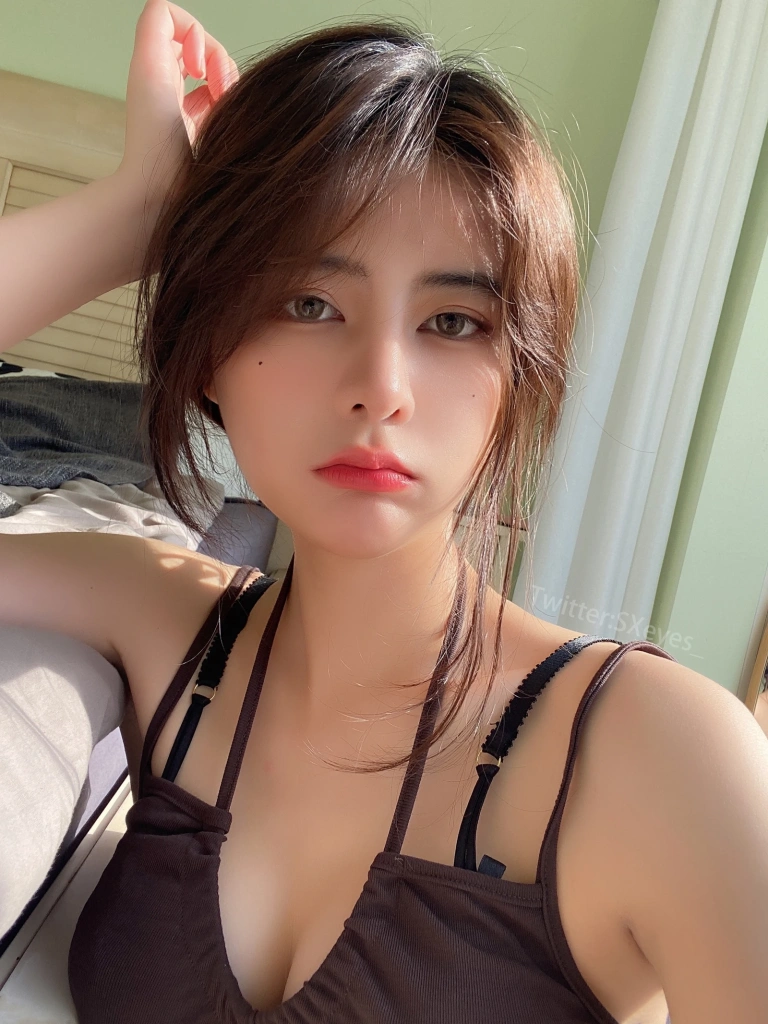 眼酱大魔王w《VOL.29 居家女友》主题写真：26张全套美图