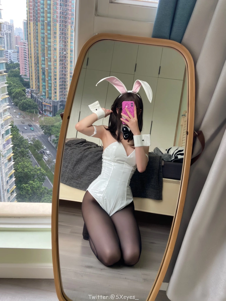 眼酱大魔王w《VOL.30 兔女郎》主题写真：25张全套美图