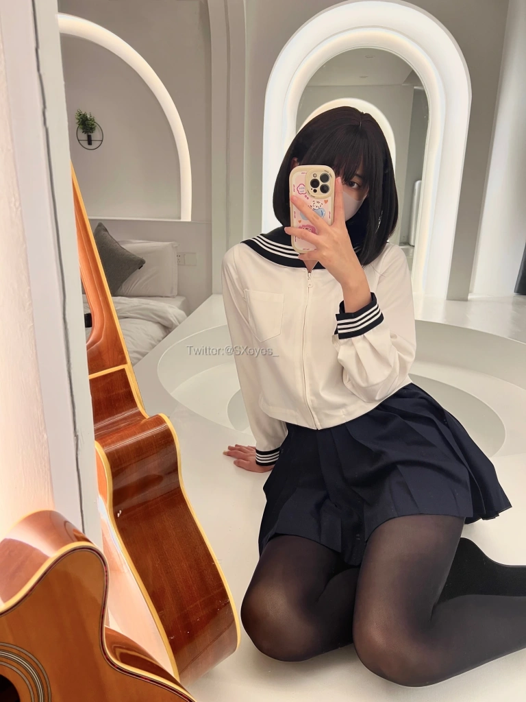 眼酱大魔王w《Fantia 2022年02月会员合集》主题写真：36张全套美图，含1个视频