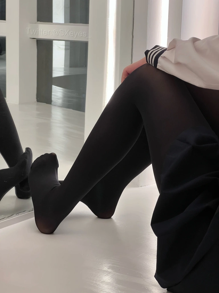 眼酱大魔王w《Fantia 2022年02月会员合集》主题写真：36张全套美图，含1个视频