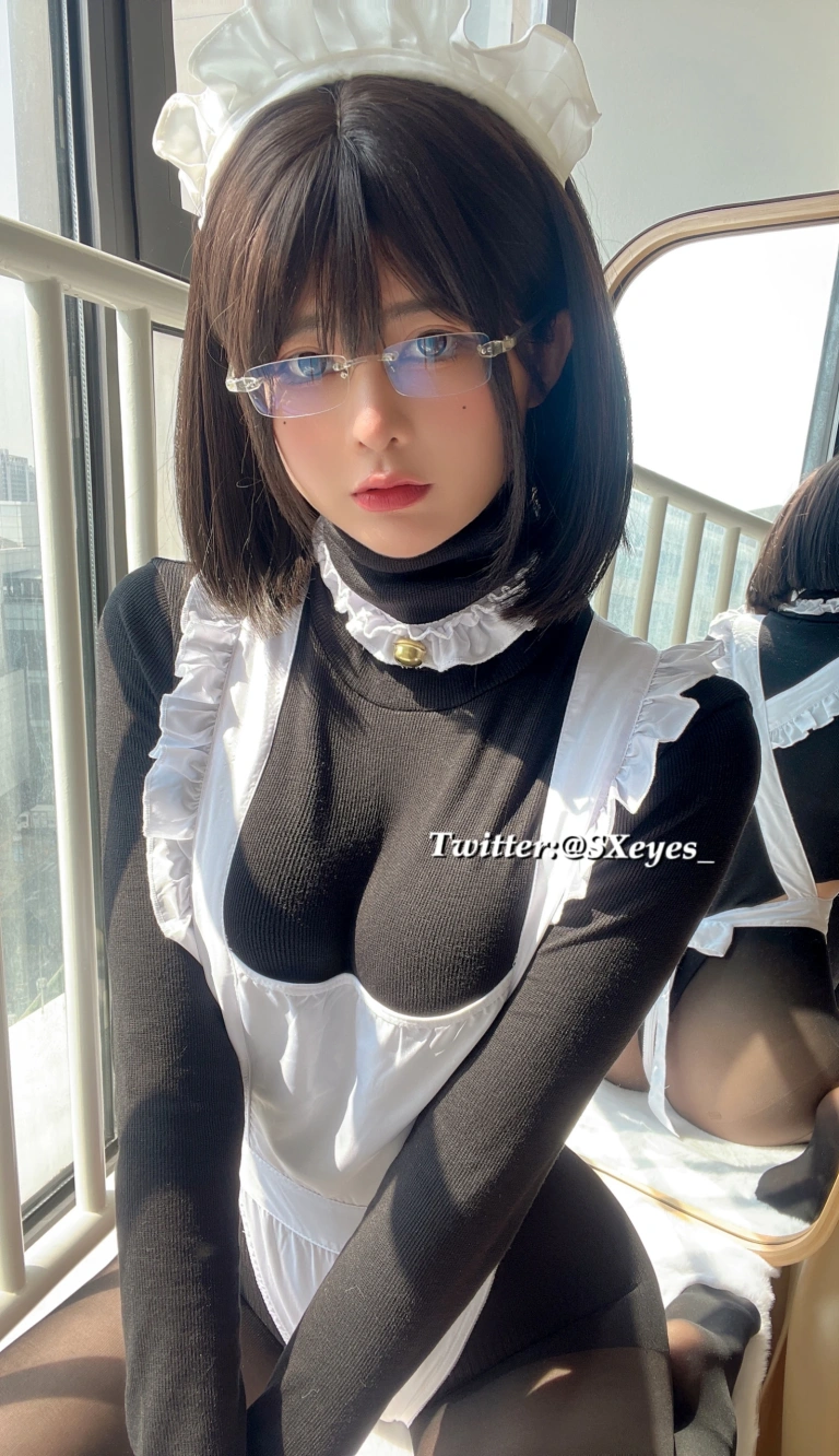 眼酱大魔王w《Fantia 2022年03月会员合集》主题写真：31张全套美图