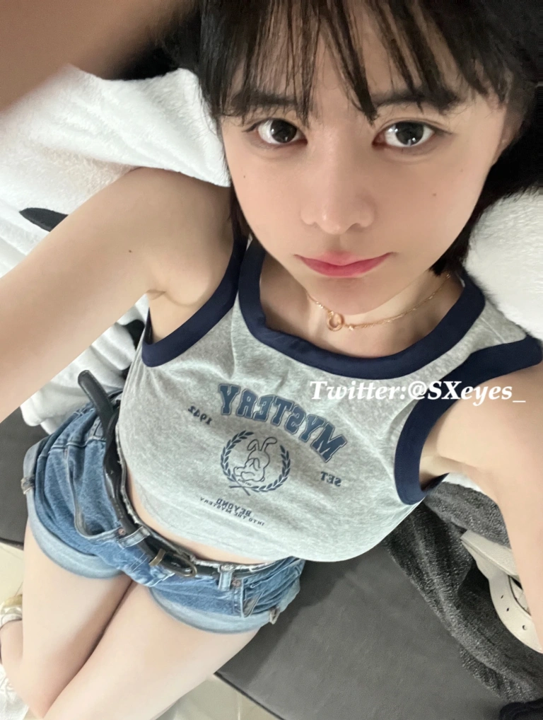 眼酱大魔王w《Fantia 2022年07月会员合集》主题写真：18张全套美图，含1个视频
