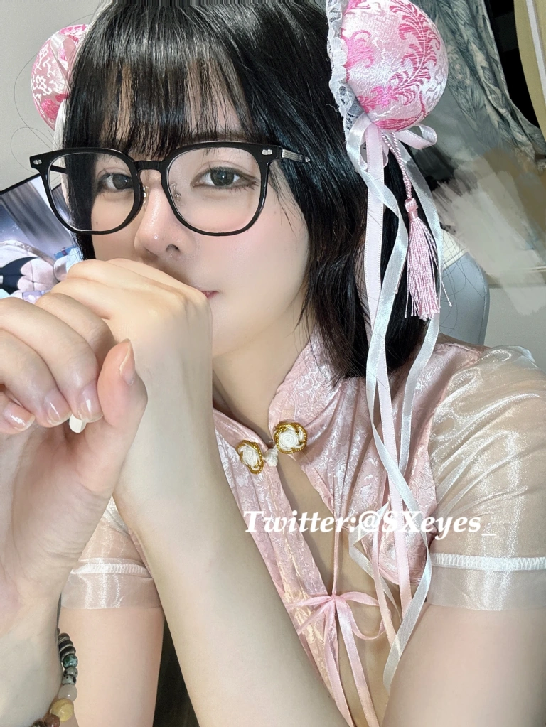 眼酱大魔王w《Fantia 2024年05月会员合集》主题写真：26张全套美图，含1个视频