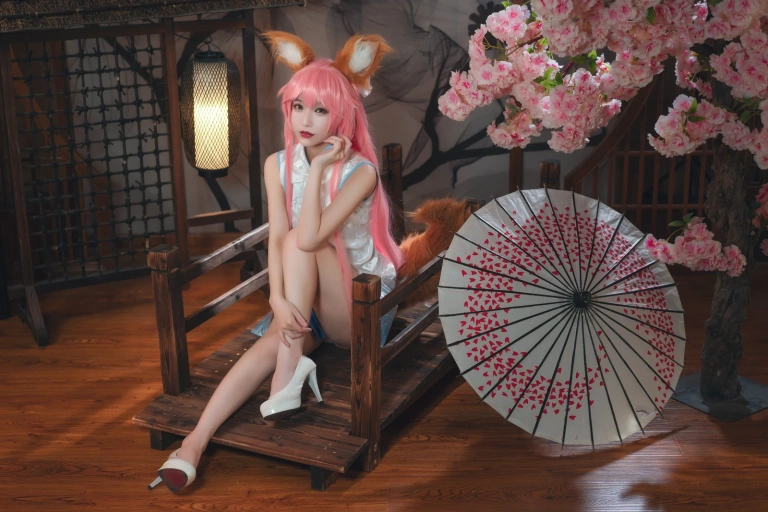 w百合欧皇子w《小玉旗袍》主题写真：20张全套美图