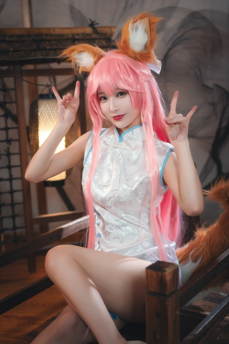 w百合欧皇子w《小玉旗袍》主题写真：20张全套美图
