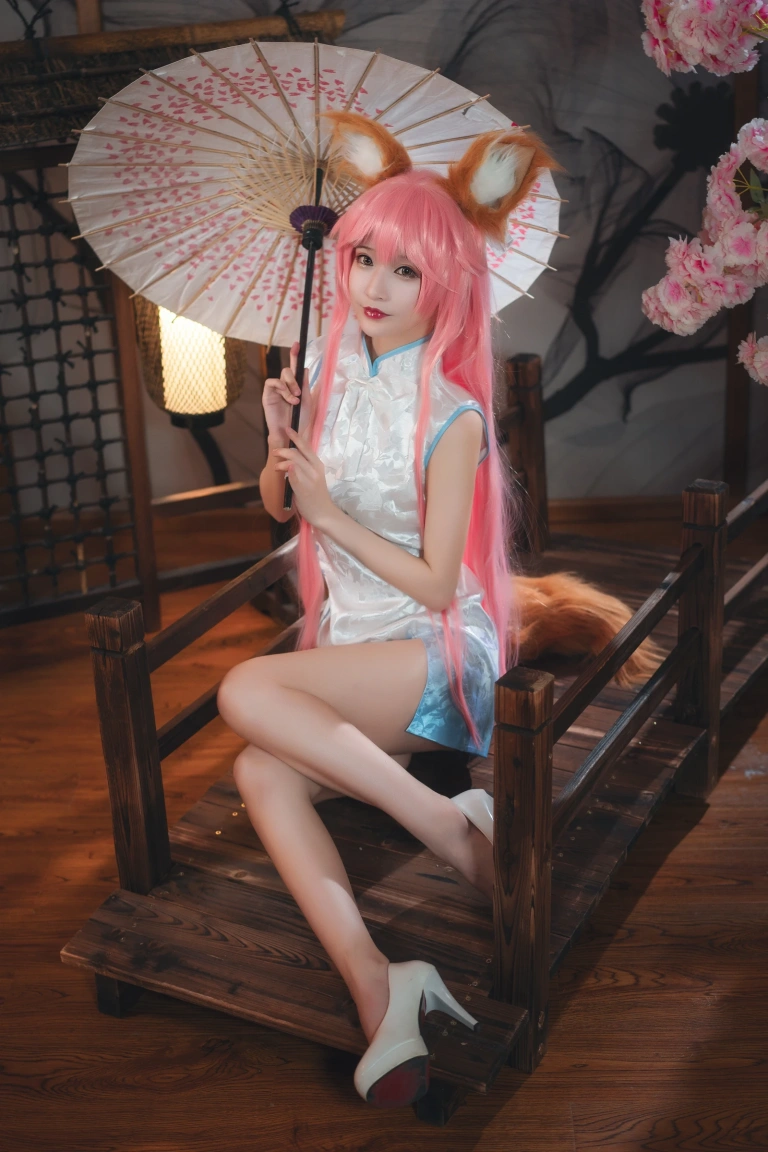 w百合欧皇子w《小玉旗袍》主题写真：20张全套美图
