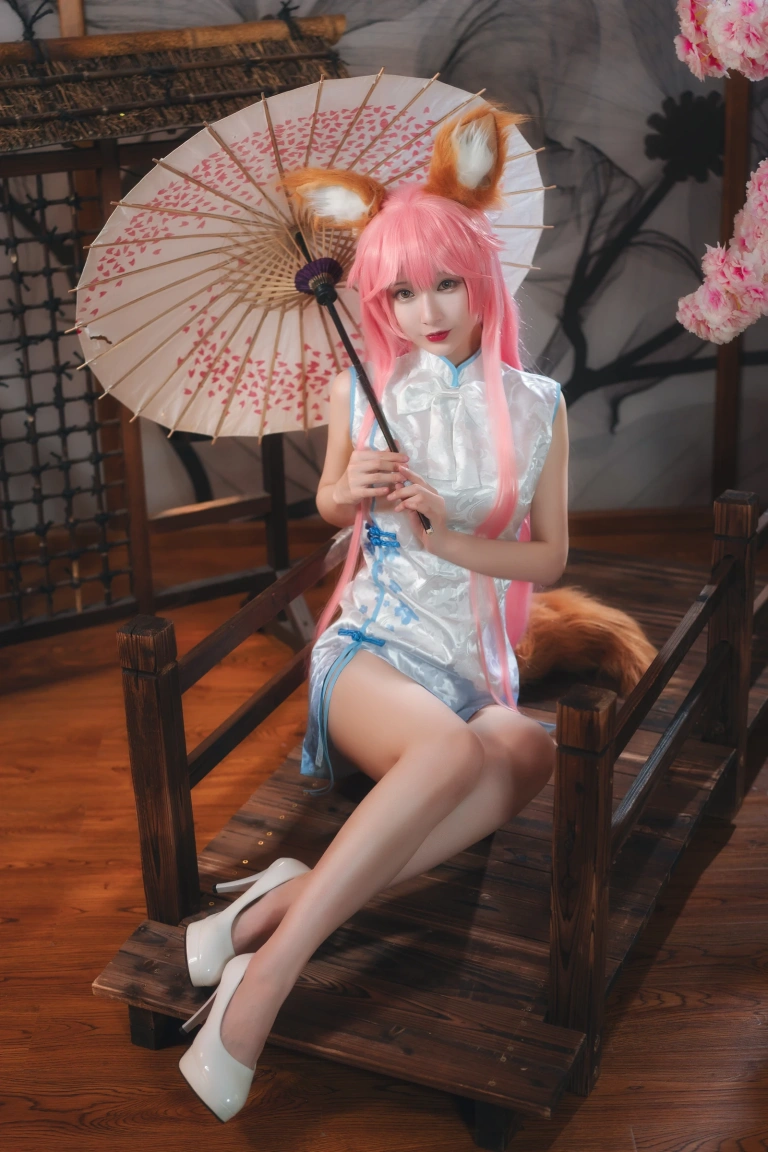 w百合欧皇子w《小玉旗袍》主题写真：20张全套美图