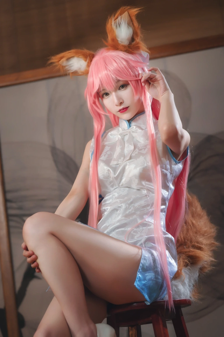 w百合欧皇子w《小玉旗袍》主题写真：20张全套美图