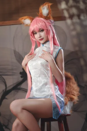 w百合欧皇子w《小玉旗袍》主题写真：20张全套美图