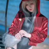 w百合欧皇子w《明日方舟 轻风 LB01 红》主题写真：12张全套美图