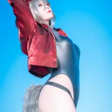 w百合欧皇子w《明日方舟 轻风 LB01 红》主题写真：12张全套美图