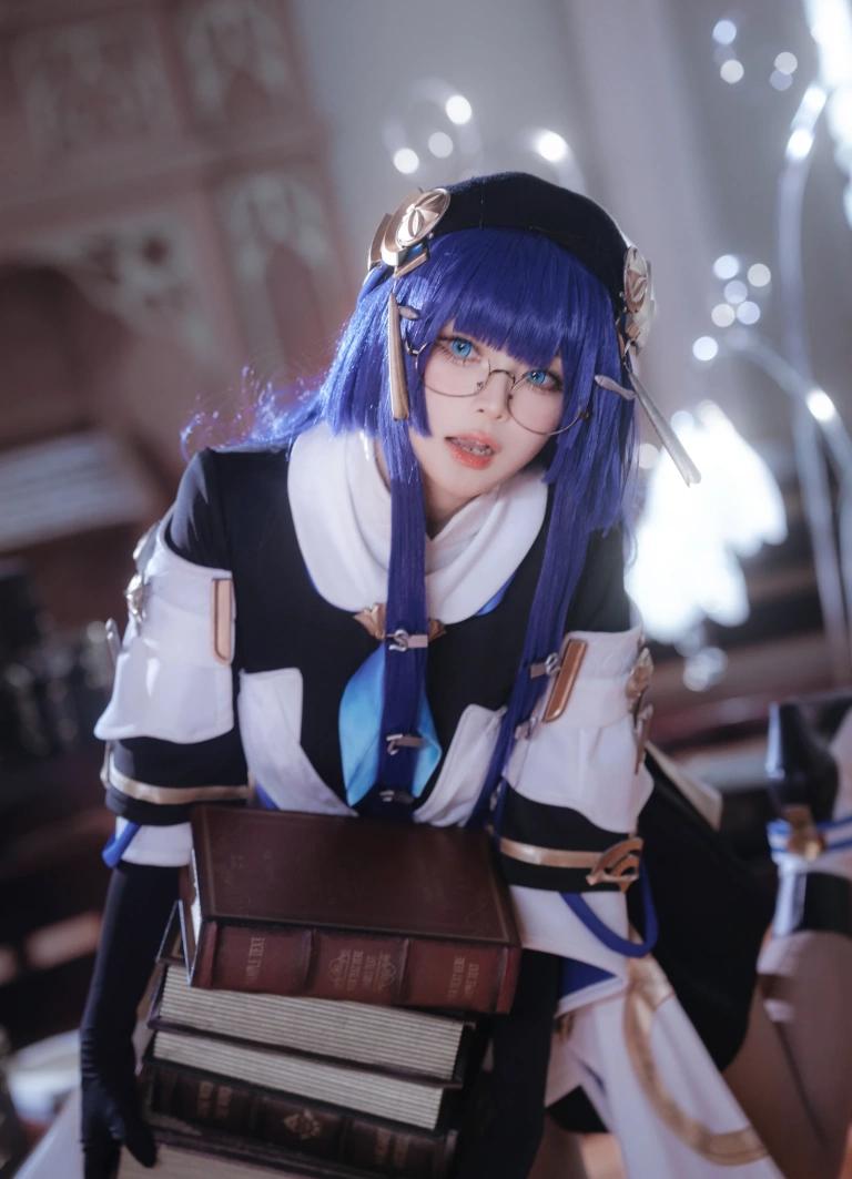 w百合欧皇子w《佩拉》主题写真：15张全套美图