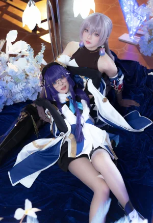 w百合欧皇子w《佩拉》主题写真：15张全套美图