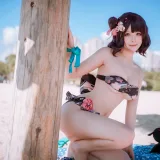 w百合欧皇子w《沙滩》主题写真：21张全套美图