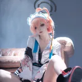 w百合欧皇子w《美甘妮露》主题写真：26张全套美图