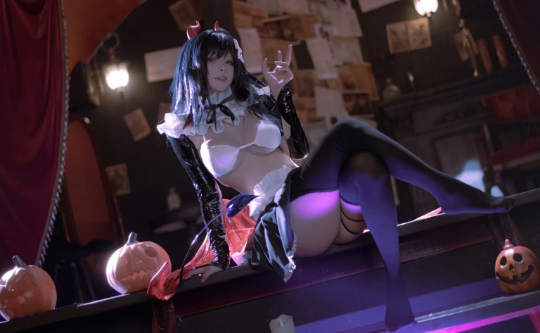 w百合欧皇子w《皇家财富号》主题写真：15张全套美图