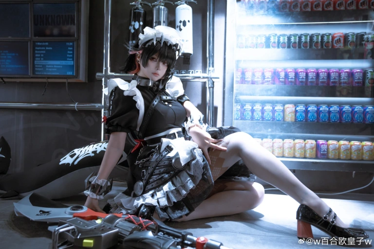 w百合欧皇子w《艾莲·乔》主题写真：12张全套美图
