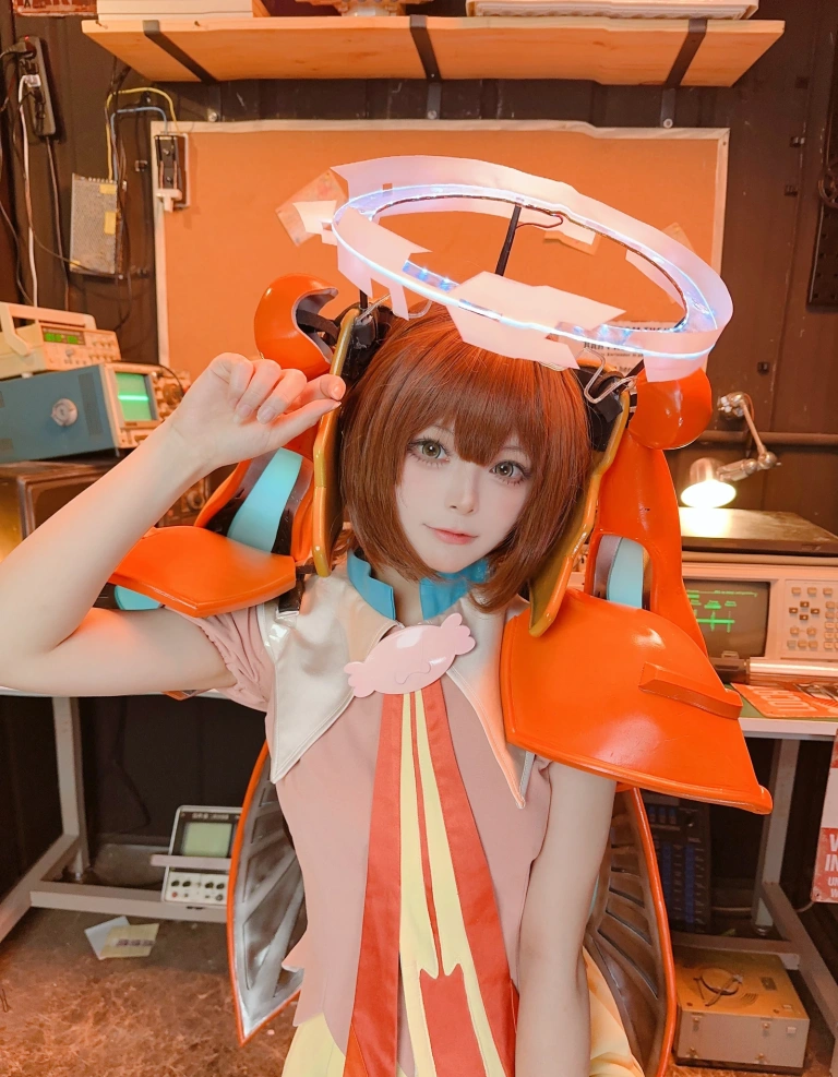 w百合欧皇子w《无暗英雄 小呆》主题写真：20张全套美图