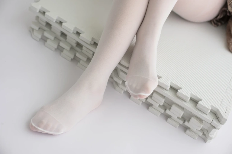 森萝财团《X-006》主题写真：99张全套美图，含1个视频