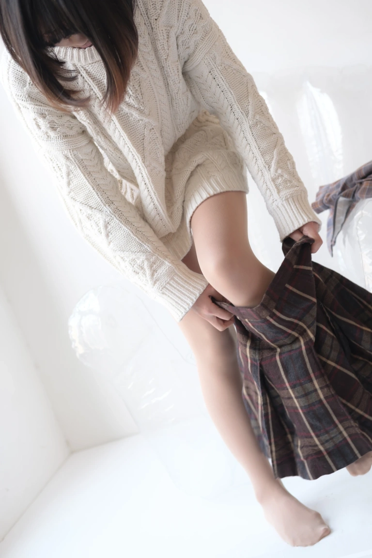 森萝财团《X-013》主题写真：134张全套美图，含1个视频