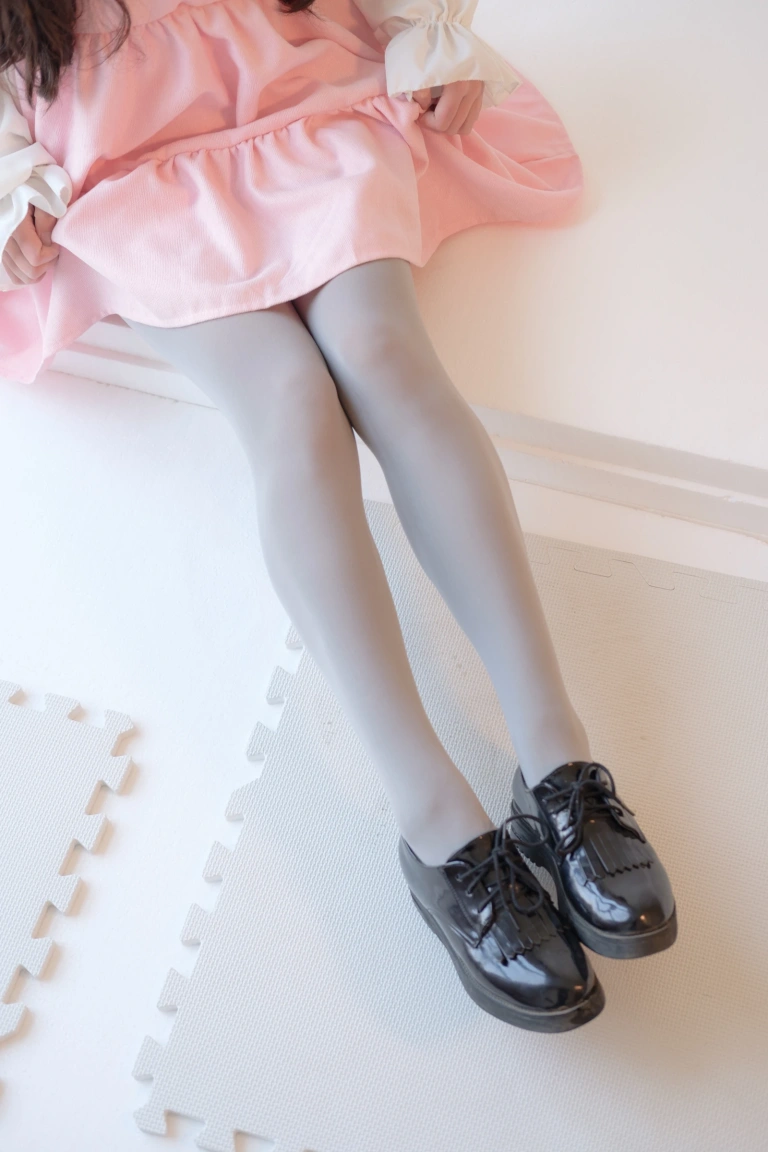 森萝财团《X-015》主题写真：130张全套美图，含1个视频