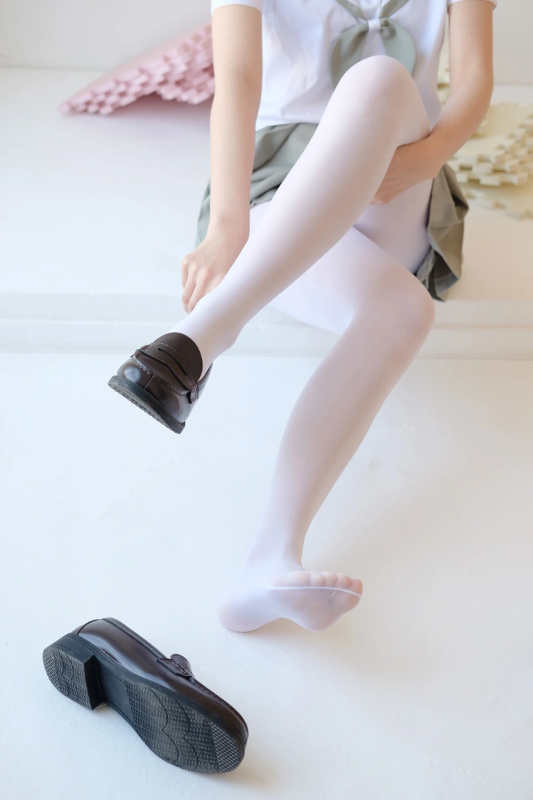 森萝财团《X-016》主题写真：136张全套美图，含1个视频