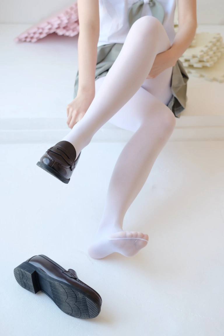 森萝财团《X-016》主题写真：136张全套美图，含1个视频