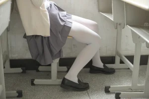 森萝财团《X-017》主题写真：99张全套美图，含1个视频