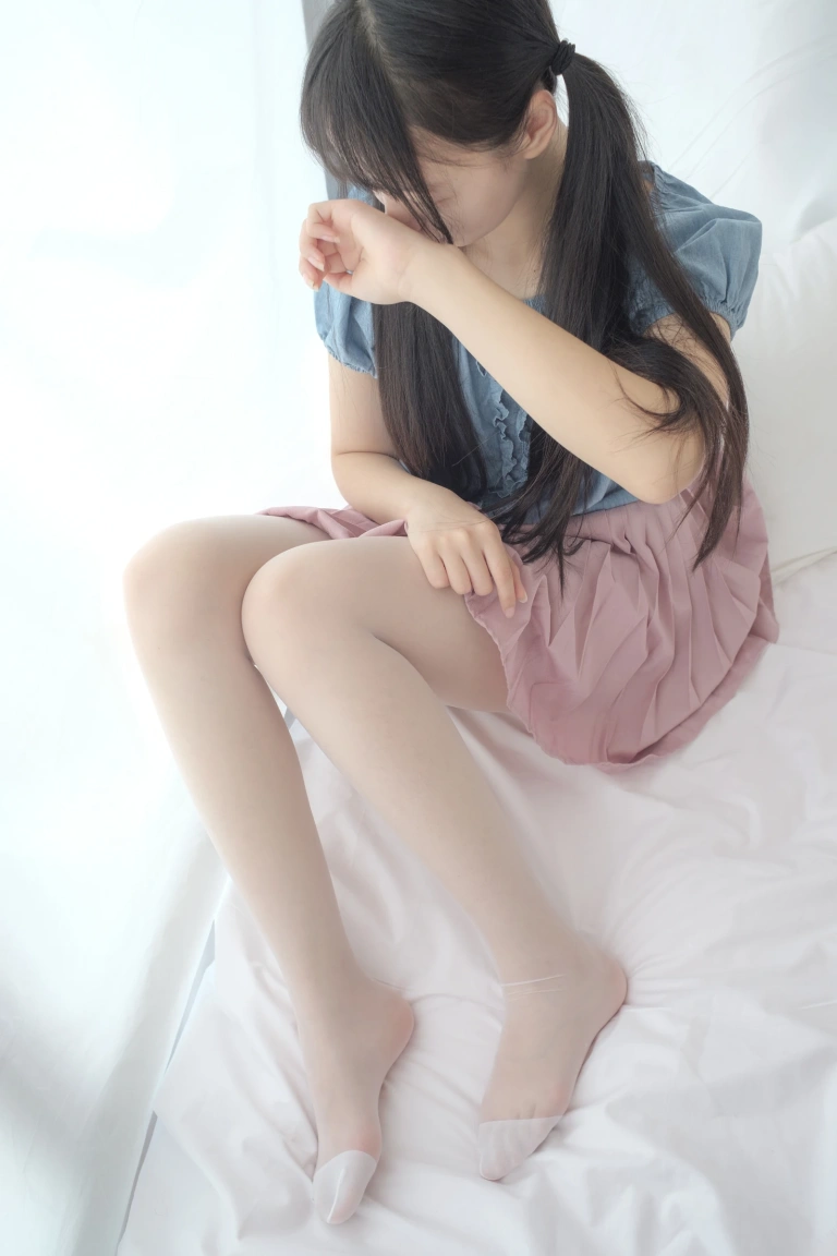 森萝财团《X-019》主题写真：107张全套美图，含1个视频