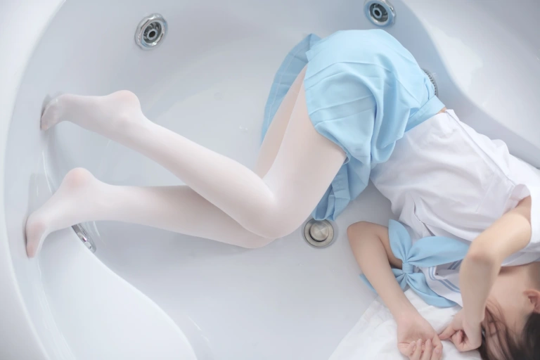 森萝财团《X-032》主题写真：129张全套美图，含1个视频
