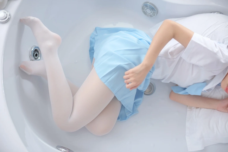 森萝财团《X-032》主题写真：129张全套美图，含1个视频