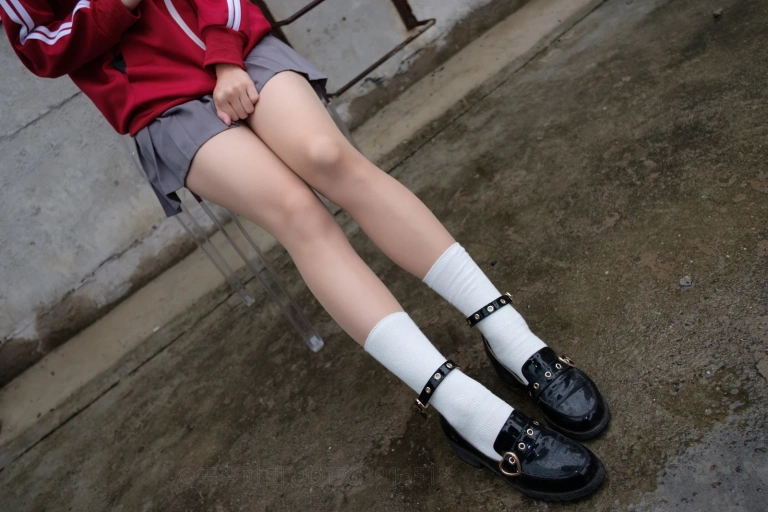 森萝财团《X-044》主题写真：88张全套美图，含1个视频