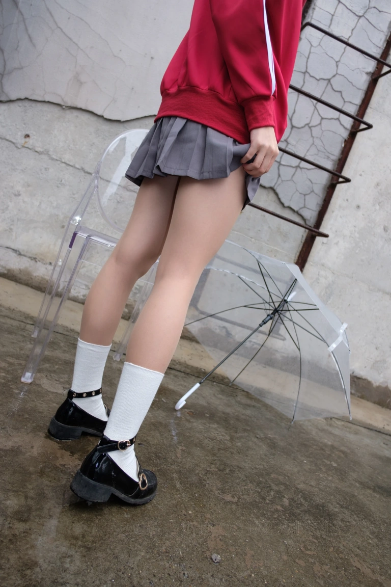 森萝财团《X-044》主题写真：88张全套美图，含1个视频